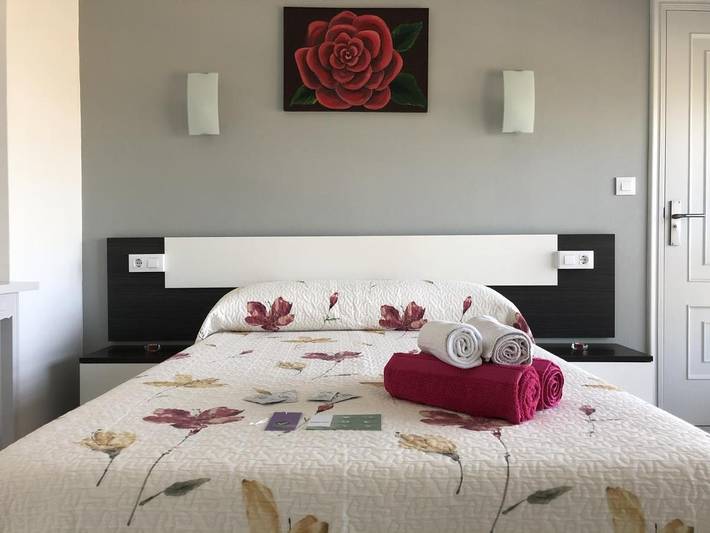 Casa de huéspuedes para 3 personas, con Terraza además de Jardín y Vistas en Sanxenxo