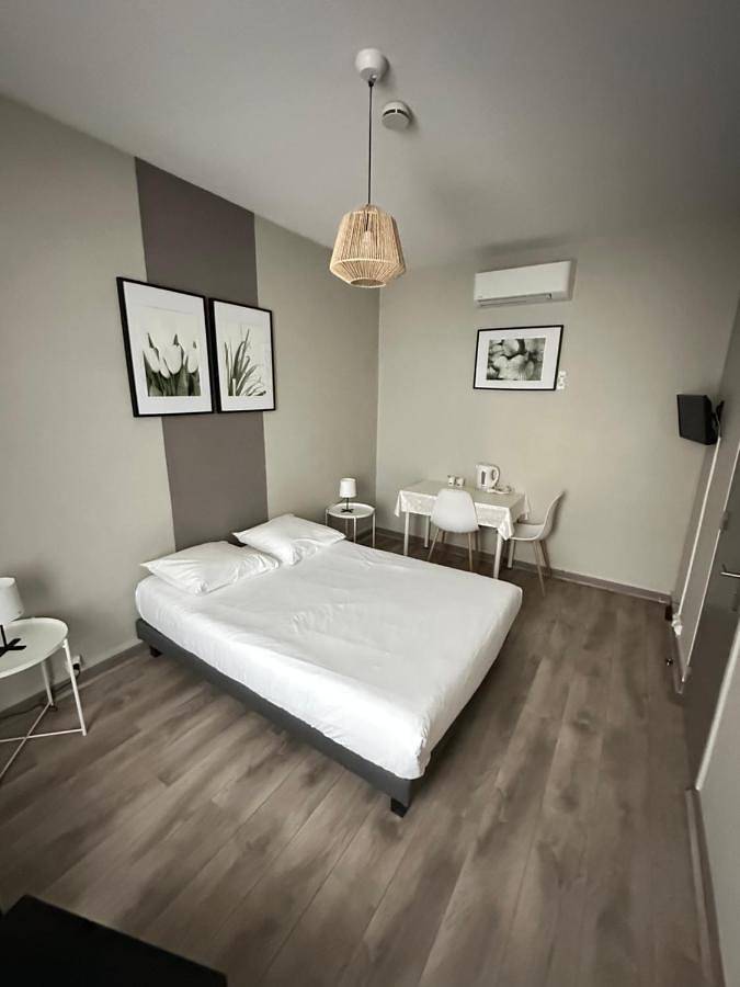 Double Room with Private Bathroom in Dole, Jura