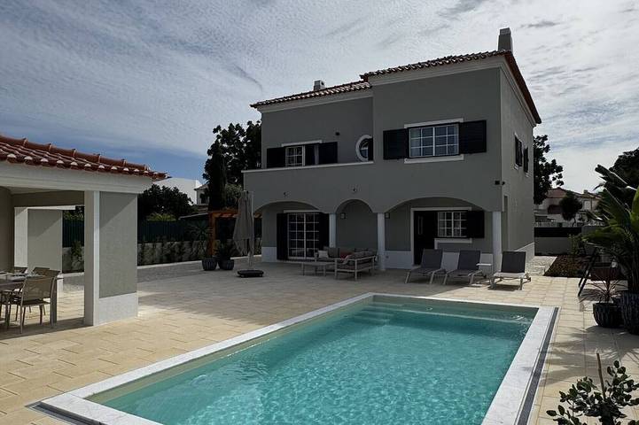 Villa pour 10 personnes, avec balcon et jardin à Setúbal