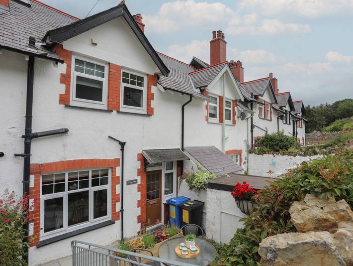 Glamping for 6 people, with garden in Snowdonia