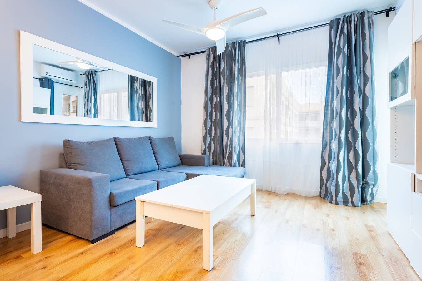 Apartamento entero, Apartamento vacacional Caracola con balcón, terraza cubierta y Wi-Fi in Vinaroz, Costa del Azahar