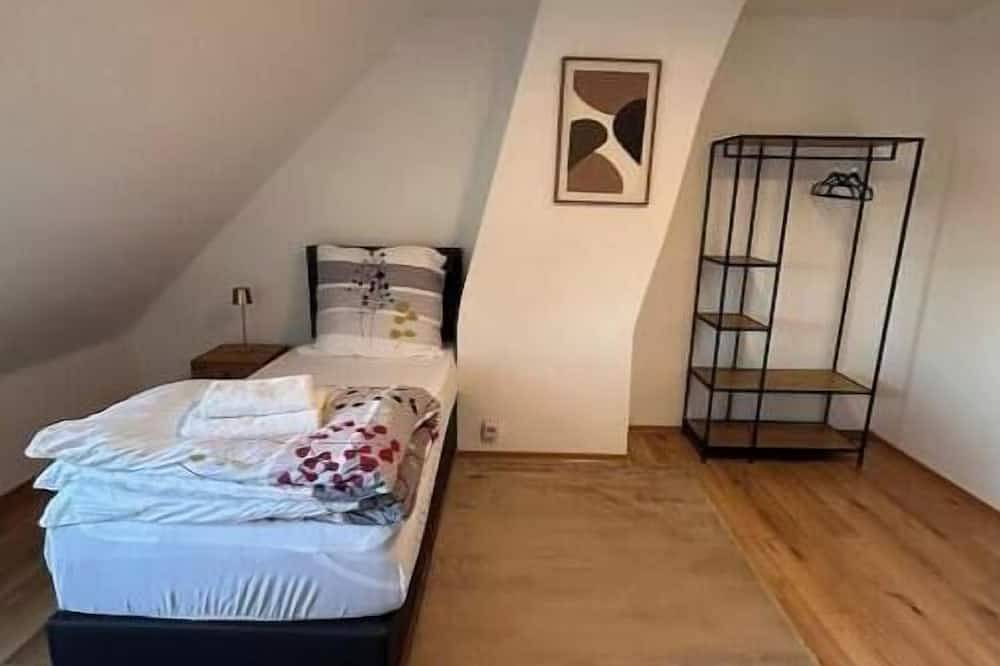 Ganze Wohnung, 2-Zi. Dachgeschosswohnung nahe Hbf in Hamm, Ruhrgebiet