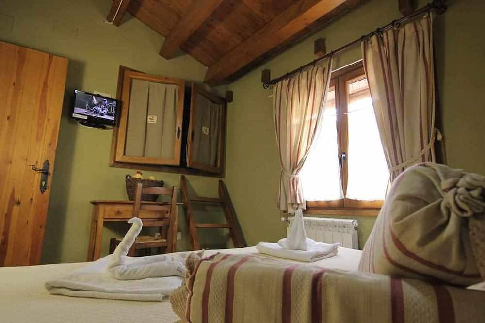 Apartamento entero, Lila-Hab-Casa Rural Angelita in Olocau del Rey, Provincia de Castellón