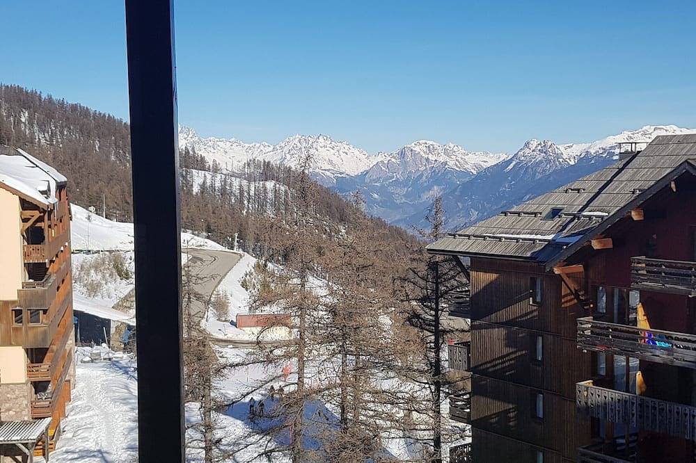 Ganze Wohnung, 42 m² duplex apartment at the foot of the ski slopes in Station de Risoul, Risoul