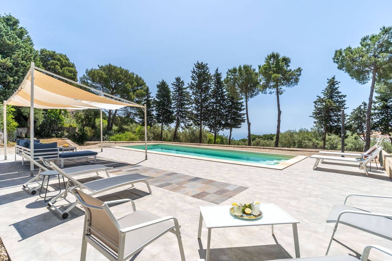 Villa Pica in Chiusa Cavalli, Avola