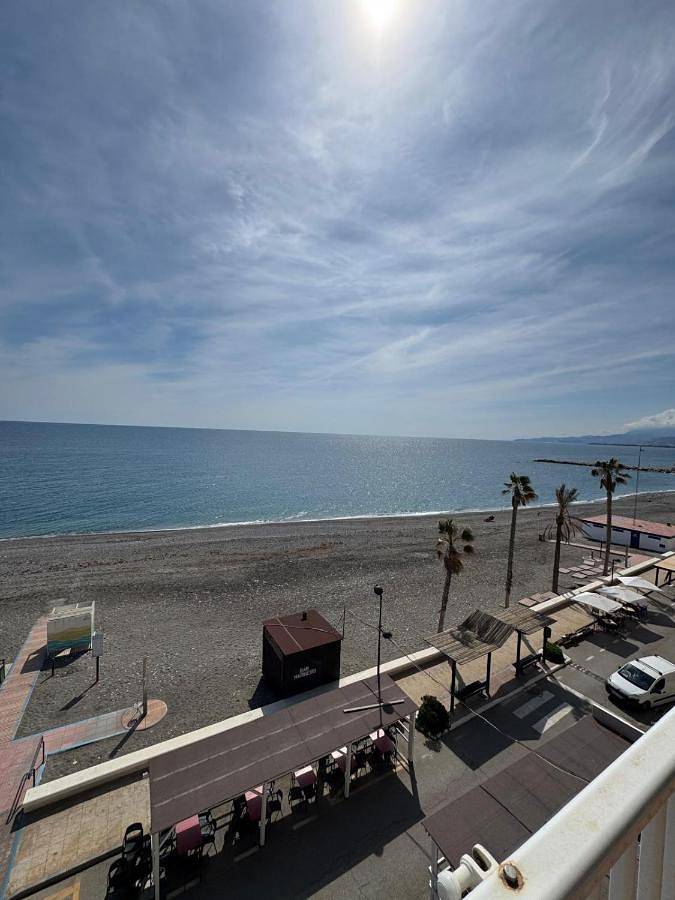 Apartamento de vacaciones para 6 personas, con vistas y terraza - 1