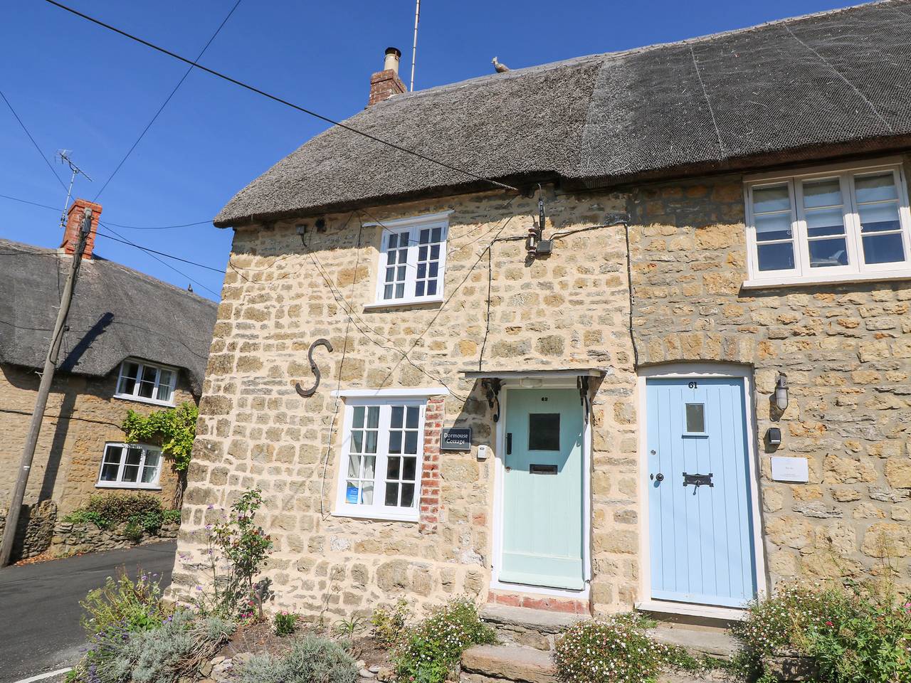 Dormouse Cottage in Burton Bradstock, Dorset