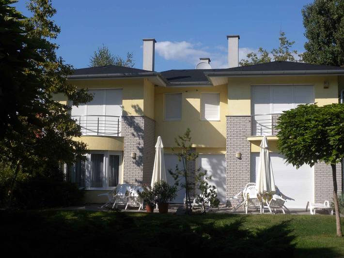 Ferienhaus nur 80 m vom Privat Strand entfernt ,mit einem kleinen Boot und Klimaanlage in Szantod, Plattensee Südufer