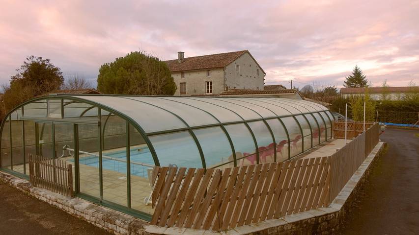 Domaine de chante-oiseau - 3 gîtes : la Pie, la Tourterelle et le Moineau in Theil-Rabier, Charente