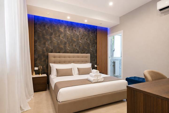 Room 'Golden' with Mountain View, Wi-Fi and Air Conditioning