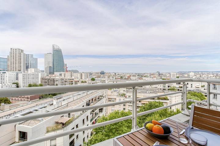 Studio pour 4 personnes, avec balcon à Courbevoie
