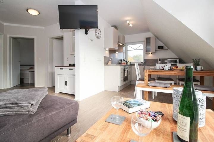 Ferienwohnung für 5 Personen, mit Garten und Sauna sowie Balkon in Norden - 2