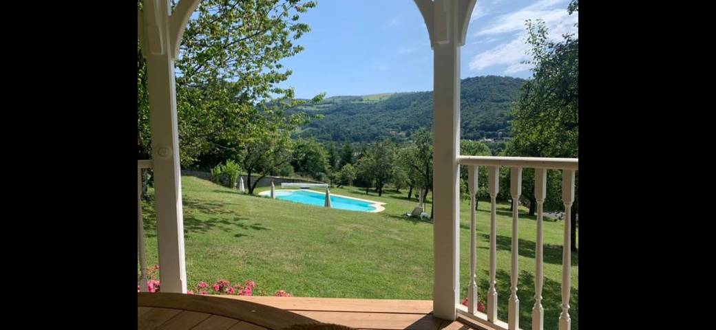 Maison d’hôte pour 4 personnes, avec piscine et bassin pour enfant ainsi que jardin et vue dans le Cantal - 3