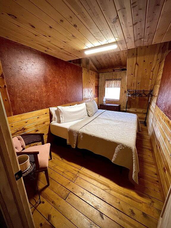 Vacation rental for 12 people in South Dakota