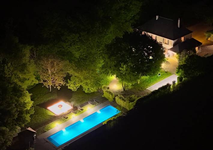 Villa pour 15 personnes, avec Jacuzzi et Terrasse ainsi que Jardin et Piscine