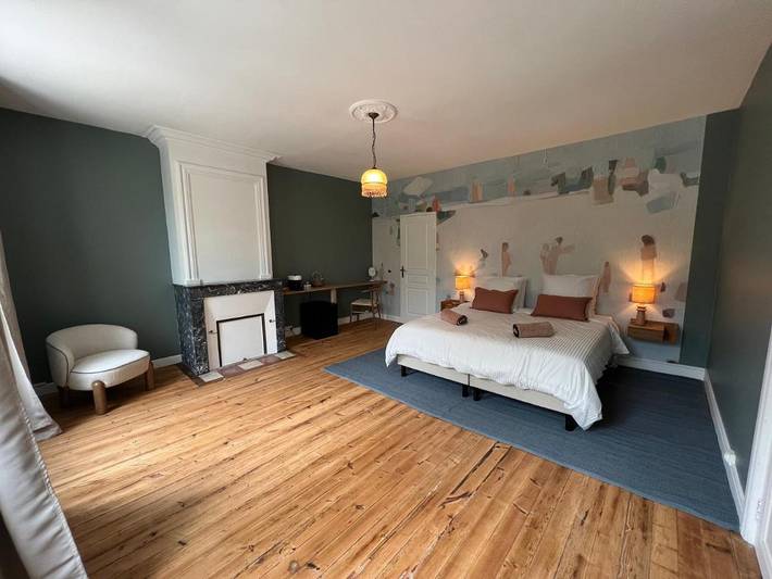 Location de vacances pour 15 personnes, avec piscine et jardin, adapté aux familles à Chaunac