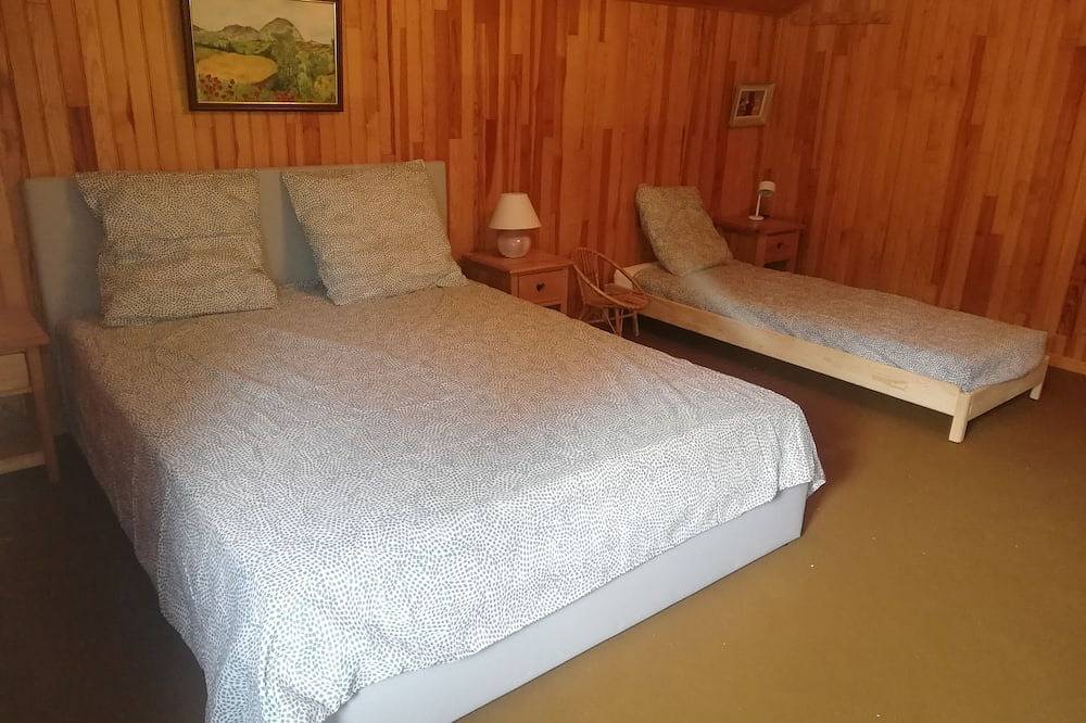 Traditional 2-storey Chalet in Barcelonnette. in Barcelonnette, Espace Lumière