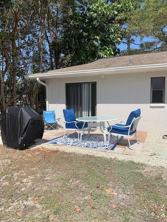 Ganze Wohnung, Bonita beach duplex . West of 41 Available May to December 31, 3 week minimum in Bonita Bay, Bonita Springs