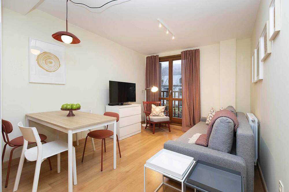 Apartamento entero, Tenaesquí Ii by Bevalle in Escarrilla, Sallent de Gállego