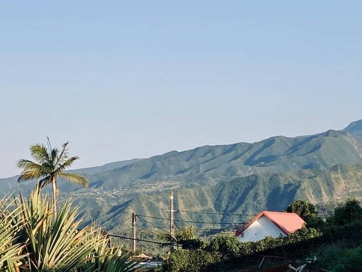 Location de vacances pour 6 personnes, avec vue ainsi que piscine et jardin dans Trois Mares - 2