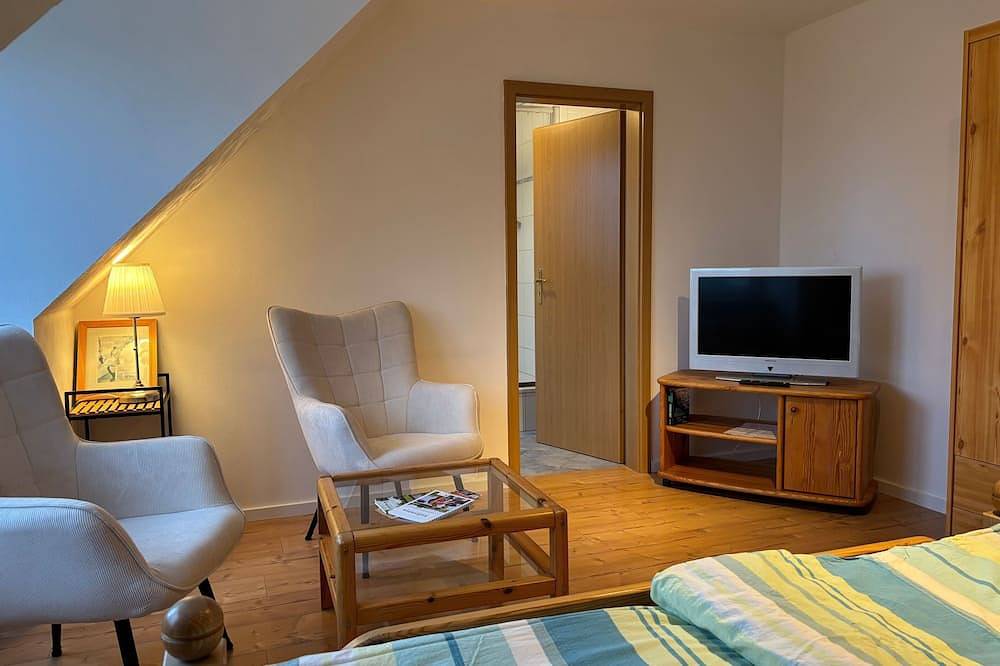 Ganze Wohnung, Ferienwohnung 3 - Falkenhagen: Ferienwohnungen und Kanuverleih in Dörpstedt, Eider-Treene-Sorge