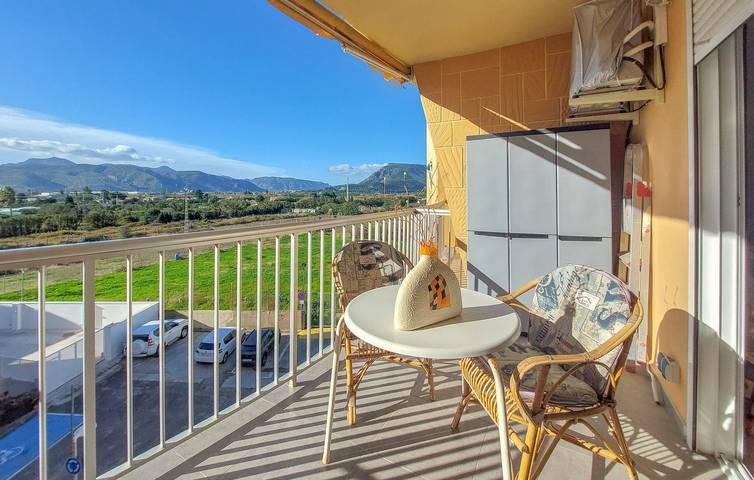 Location de vacances pour 5 personnes, avec terrasse à Tavernes de la Valldigna