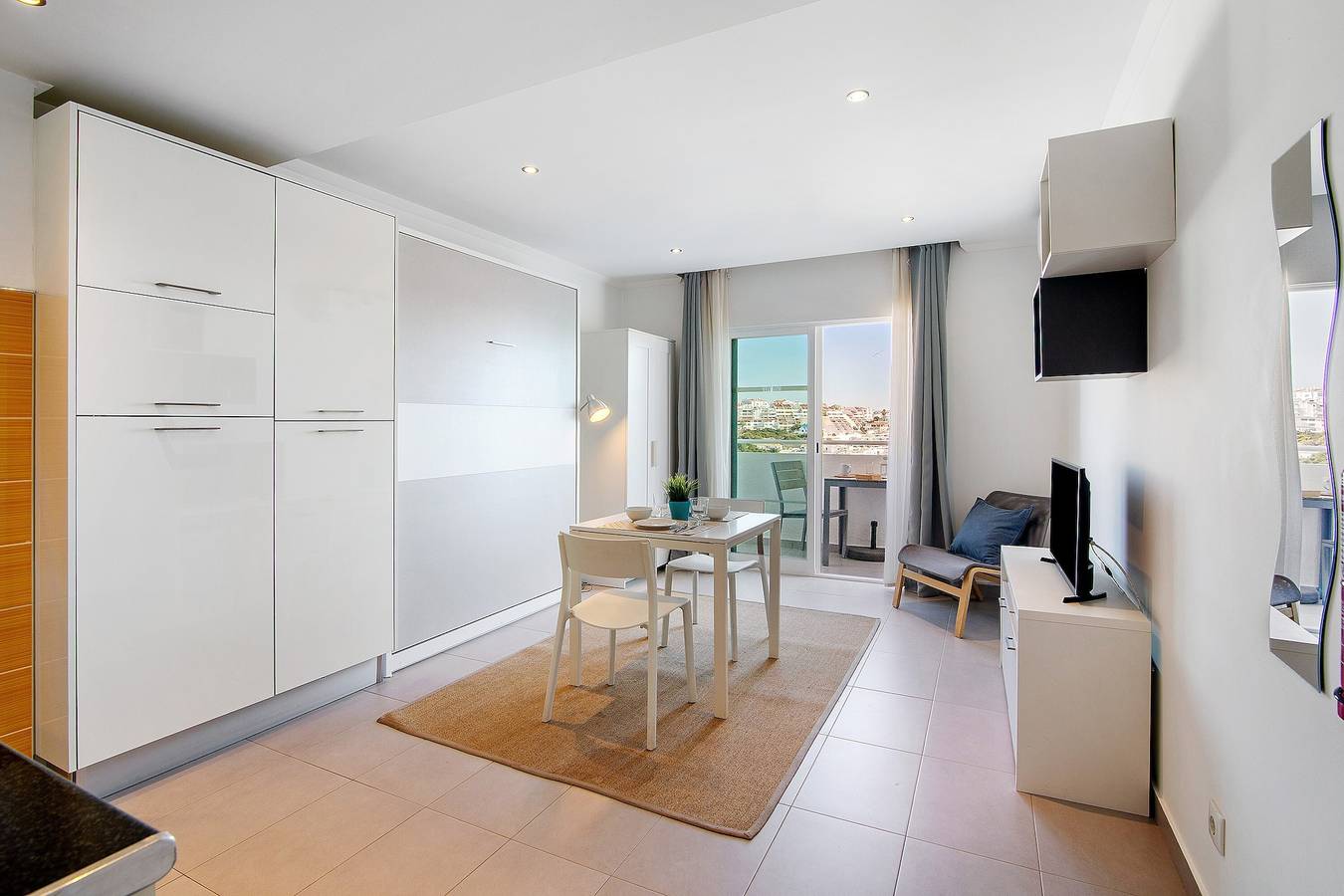 Gehele studio, Studio Appartement 'Estúdio Moderno' met Uitzicht op Zee, Wifi en Airconditioning in Albufeira, Faro District