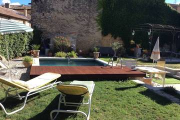 Gîte pour 2 personnes, avec jardin à Laudun-l'Ardoise