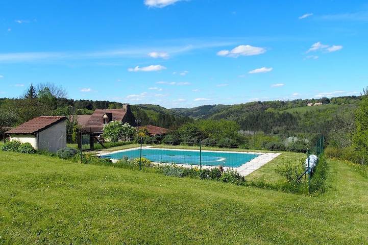 Ferienhaus für 4 Personen, mit Pool und Garten