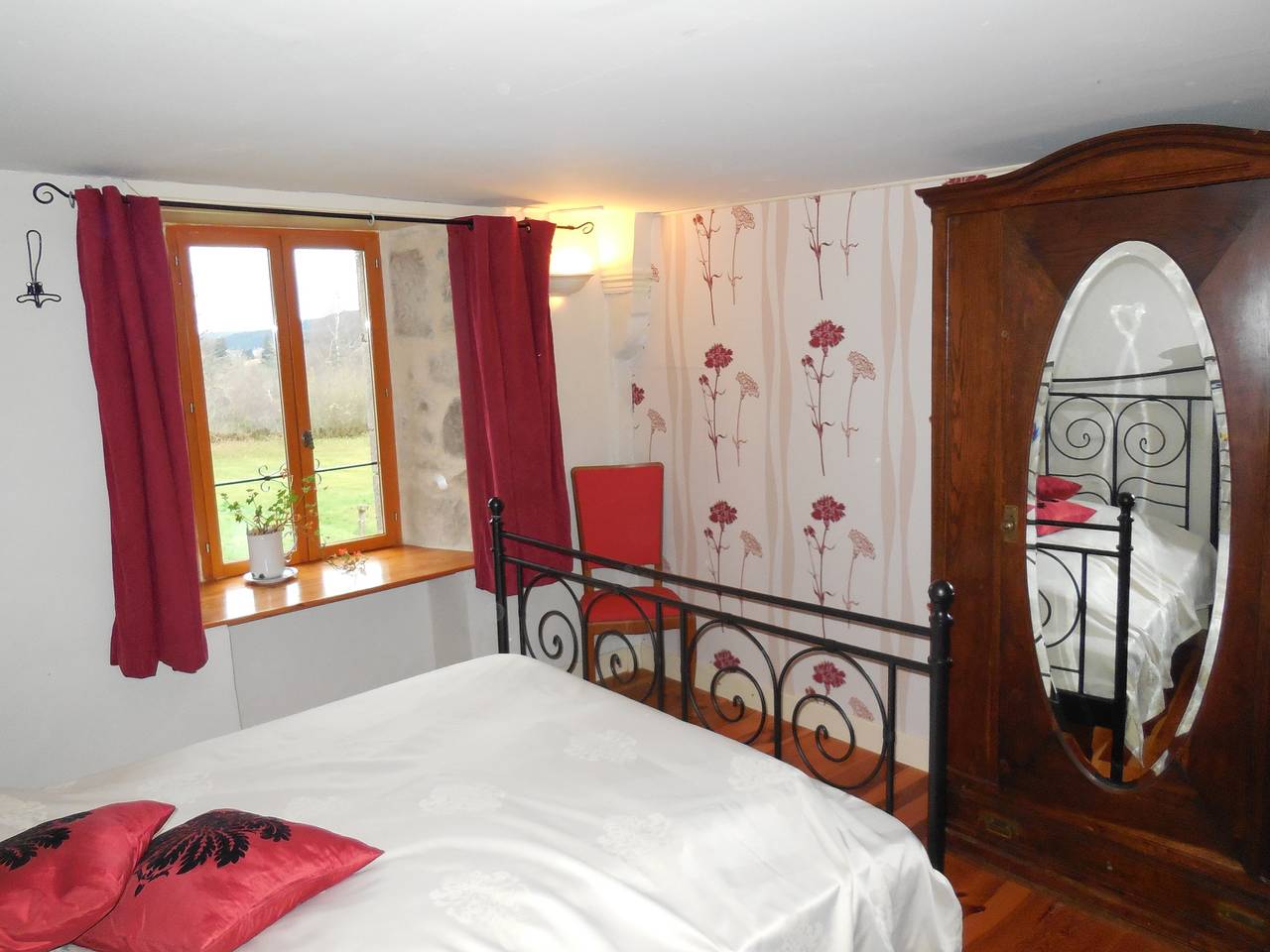 Le Petit Sauzet in Saint-Germain-l'Herm, Parc Naturel Régional Livradois-Forez