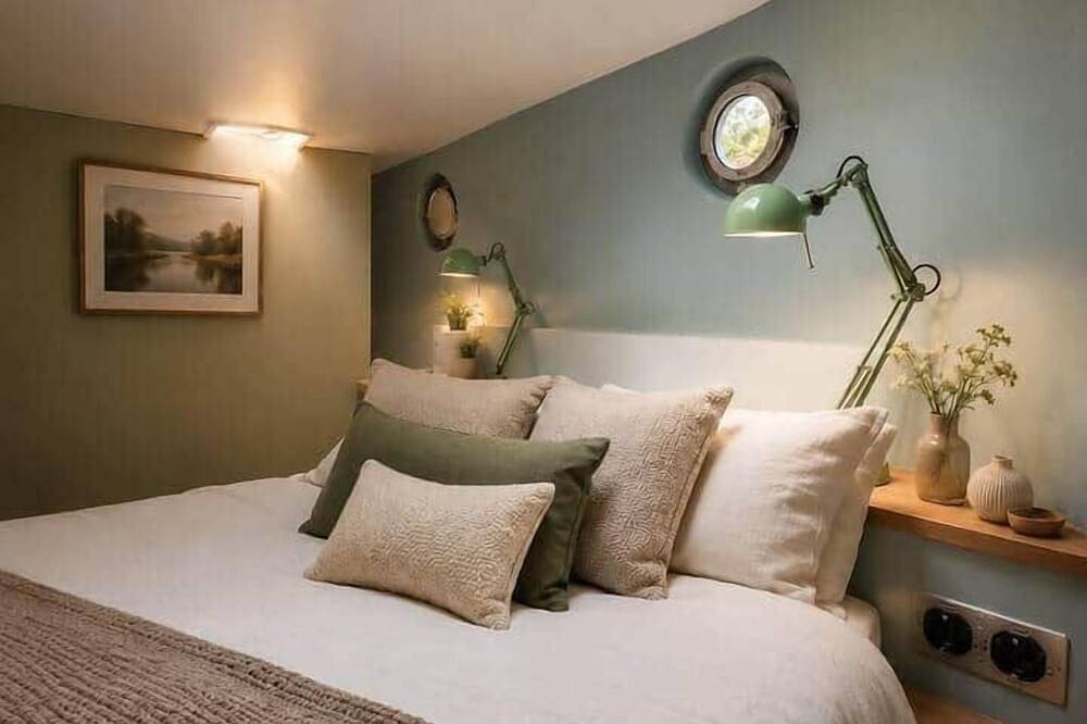 New: Luxurious boutique houseboat - Deckhouse Suite in Holländische Küste