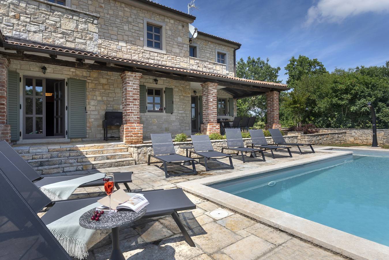 Villa Luna by Villas Guide in Sveti Lovreč Pazenatički, Zentralistrien