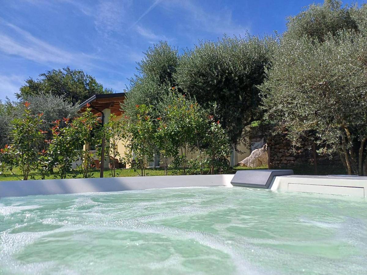 Carmen de Nella Eco Lodge 4* in Caprino Veronese, Garda Bergen