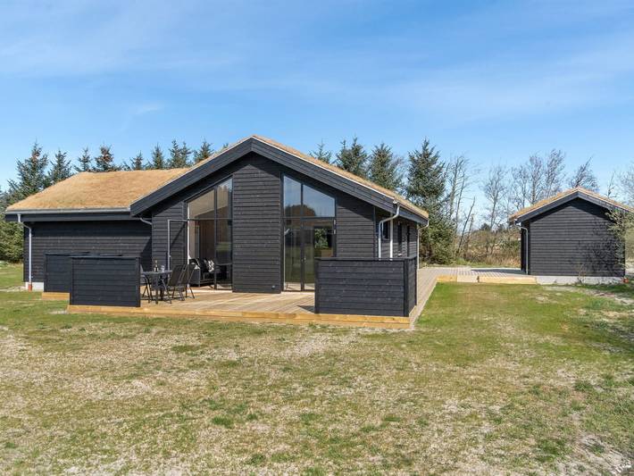 Ferienhaus für 8 Personen, mit Sauna und Terrasse sowie Whirlpool, mit Haustier