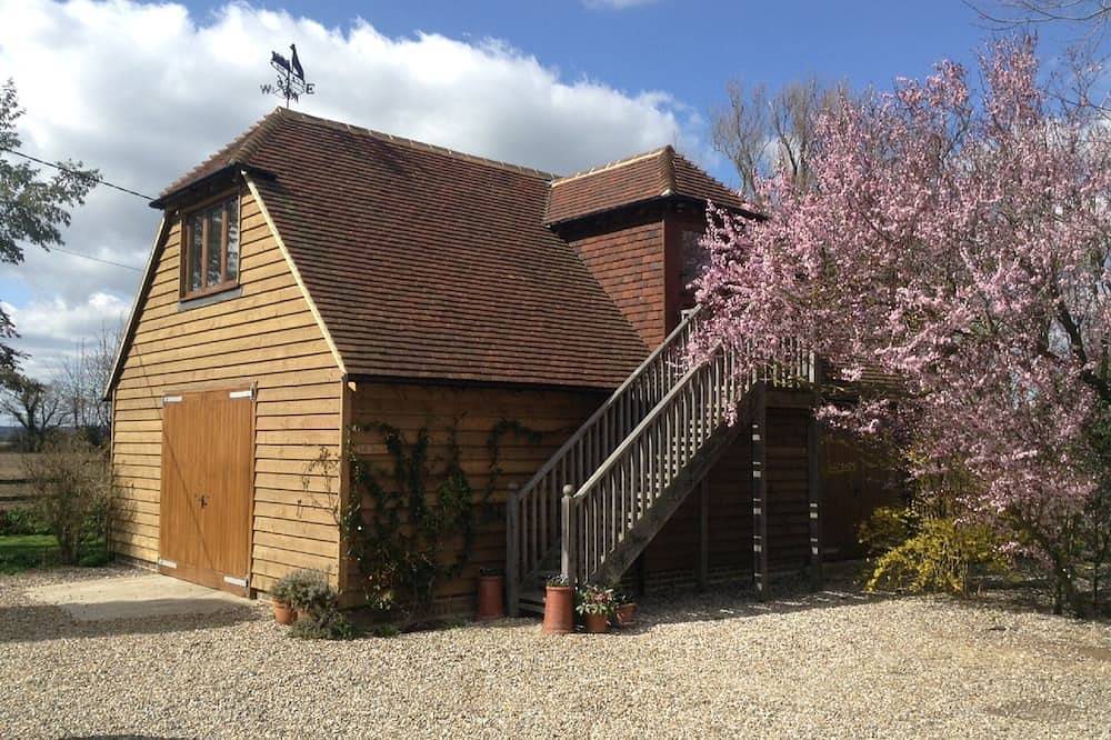 Entire apartment, Studio With Uninterrupted Views Of Romney Marsh. Visit Rye Hythe and Canterbury in Bonnington, Ashford region