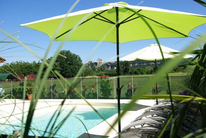 Location de vacances pour 12 personnes, avec Jacuzzi et Terrasse ainsi que Jardin et Piscine dans Jardins de Marqueyssac