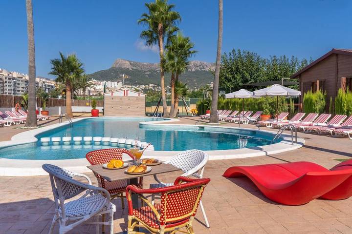 Camping für 4 Personen, mit Terrasse und Pool sowie Ausblick, mit Haustier an der Costa Blanca