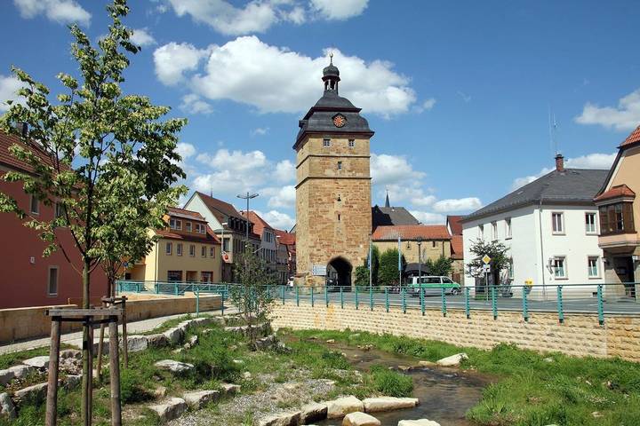 Ganze Wohnung, Ferienwg. Haus Staffelbergblick - Ferienwohnung mit Küche und Dachloggia in Bad Staffelstein, Oberes Maintal - Coburger Land