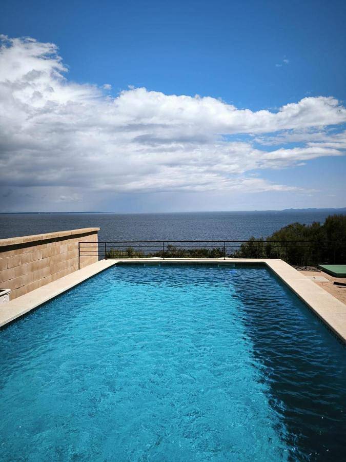 Ferienhaus für 6 Personen, mit Balkon und Terrasse sowie Garten und Pool in Cala Pi