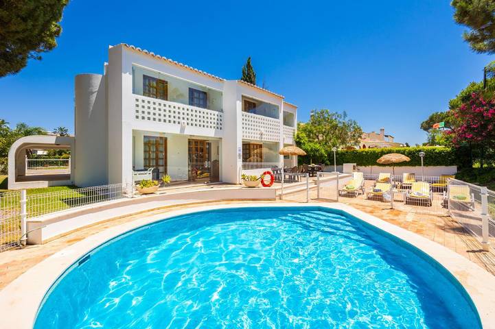 Villa pour 9 personnes, avec jardin et terrasse à Quarteira