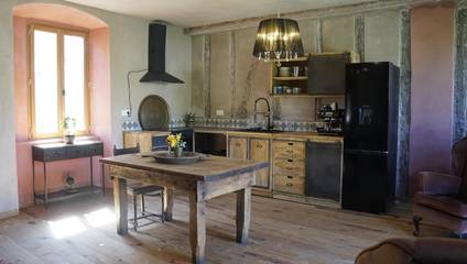 Gîte pour 6 personnes, avec balcon, adapté aux familles à Chalabre