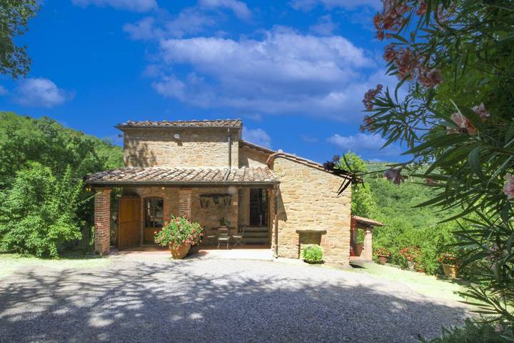 Villa per 4 persone, con giardino e piscina a Monte San Savino
