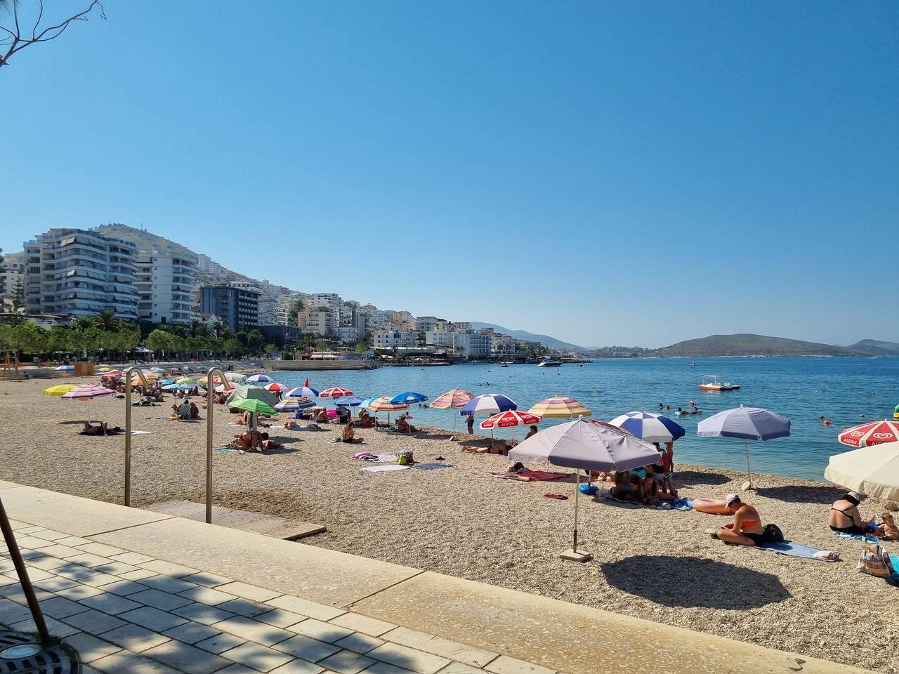 Hel lägenhet, Lägenhet för 5 Personer med balkong in Saranda, Vlora