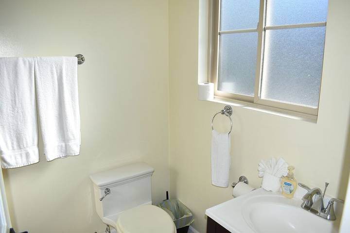 Vacation rental for 4 people, with pets in Beverly Hills