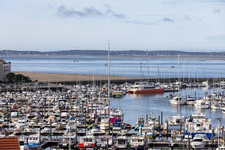 Ferienwohnung für 6 Personen, mit Ausblick und Pool sowie Balkon in Arcachon