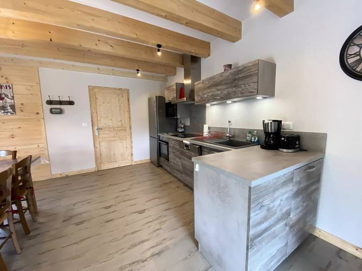 Gîte pour 10 personnes, avec terrasse à Laveissière - 3