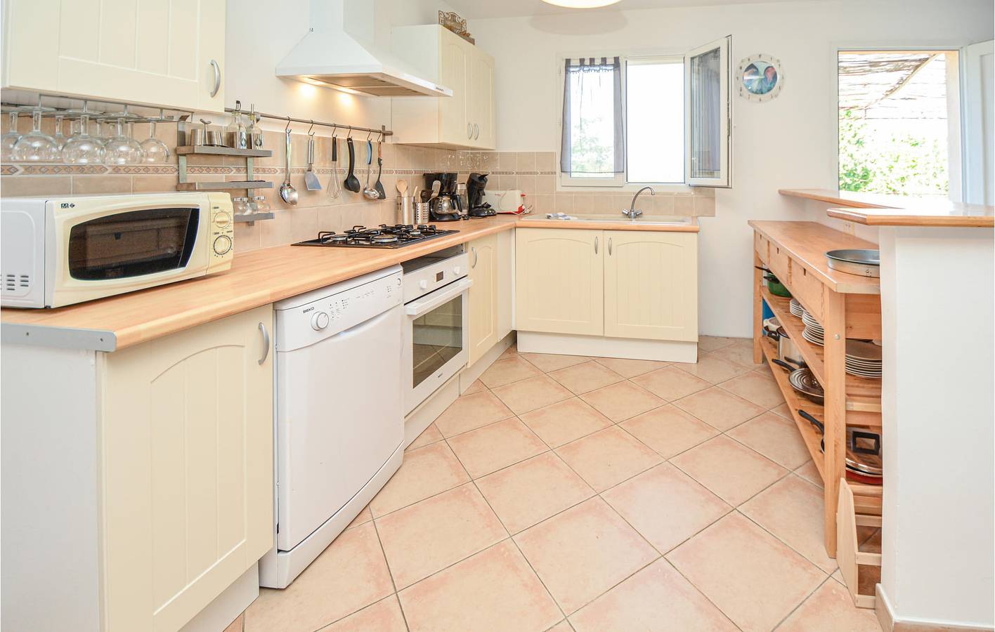 Retraite au bord de la piscine à Bordezac in Bordezac, Parc national des Cévennes