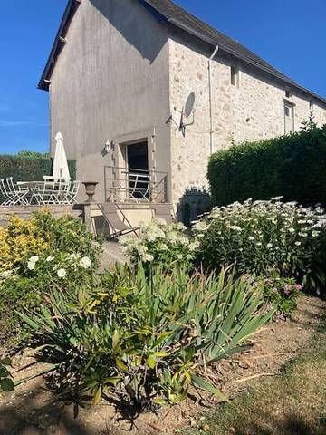 Gîte pour 6 personnes, avec jardin ainsi que vue et terrasse à Chamberet