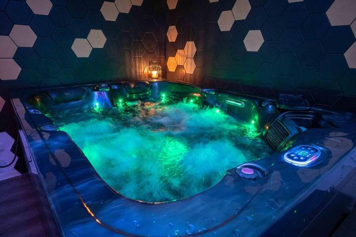 Appart’hôtel pour 2 personnes, avec Jacuzzi ainsi que Jardin et Sauna