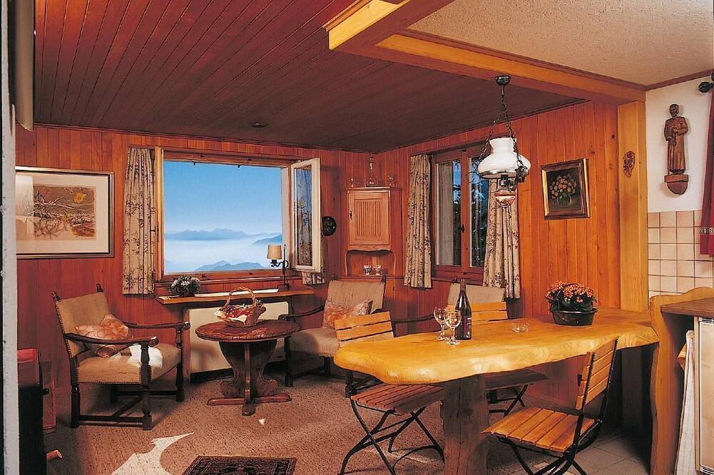 Ganze Wohnung, Ferienchalet Rigirolle, 1. Etage mit Balkon in Vitznau, Vierwaldstättersee